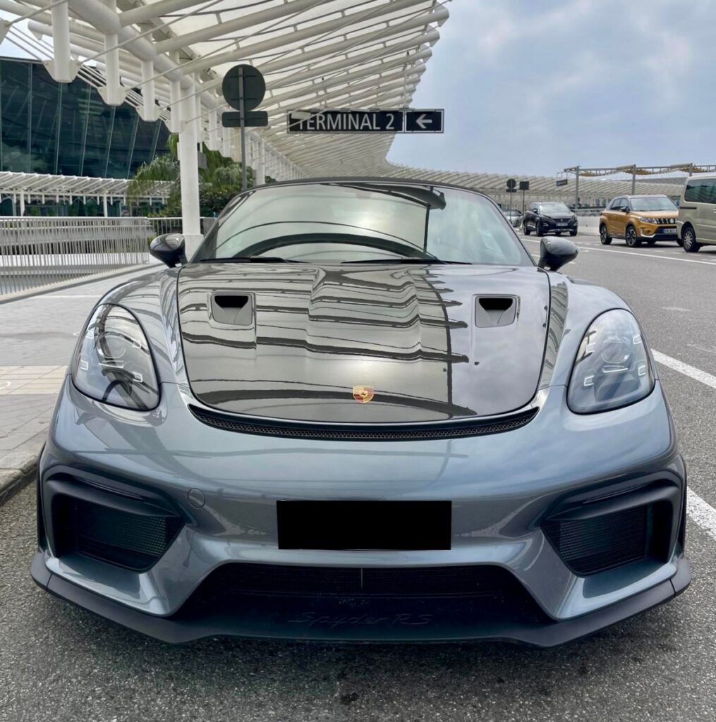 Porsche 718 Spyder RS Airport Front 3