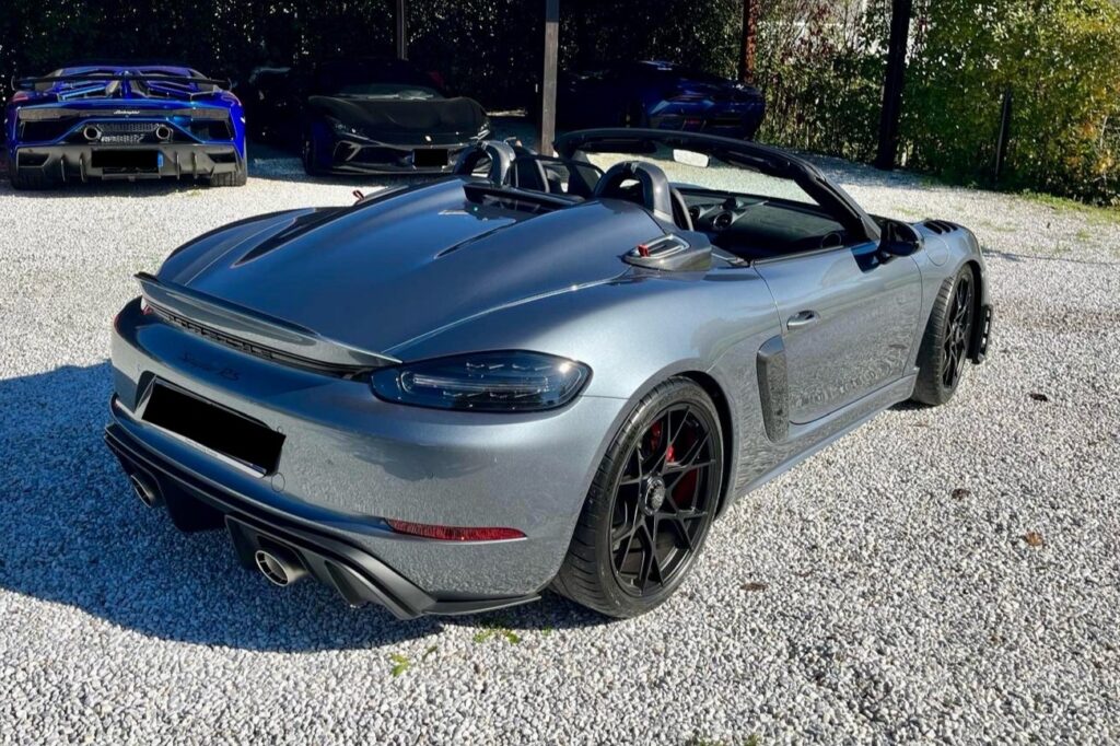 Porsche 718 Spyder RS Side 7