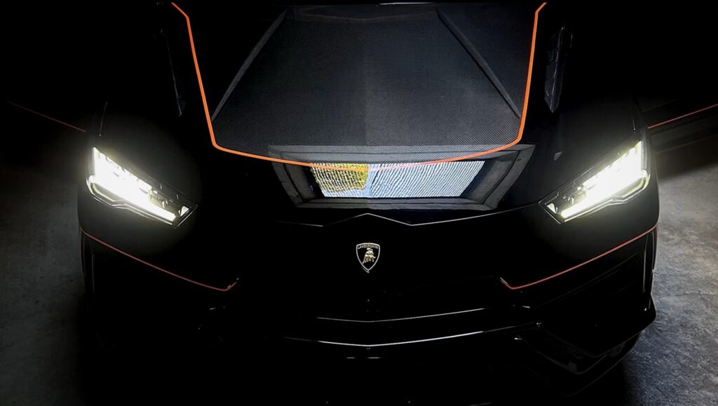 Lamborghini Urus Perf Black Front 2