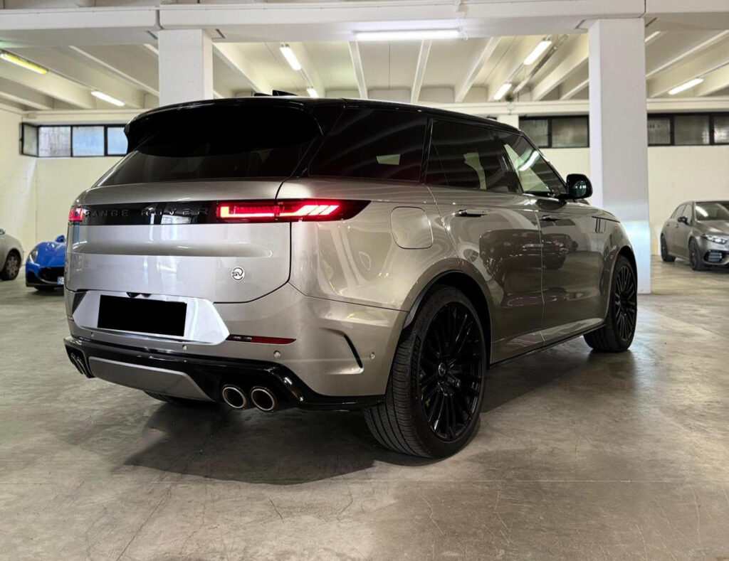 Range Rover Sport SV Rear