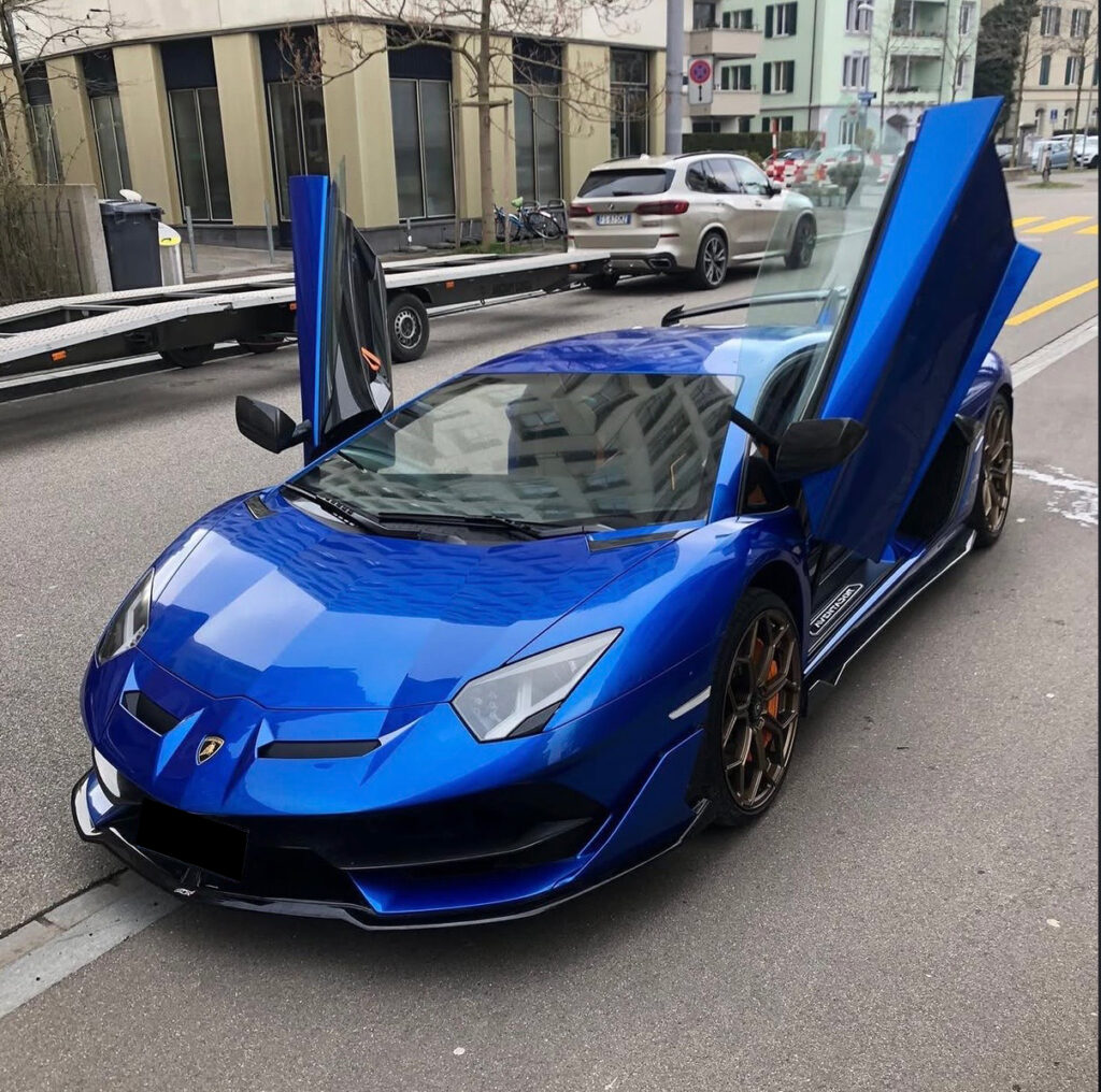 Avendador SVJ Blue Monaco Front 3
