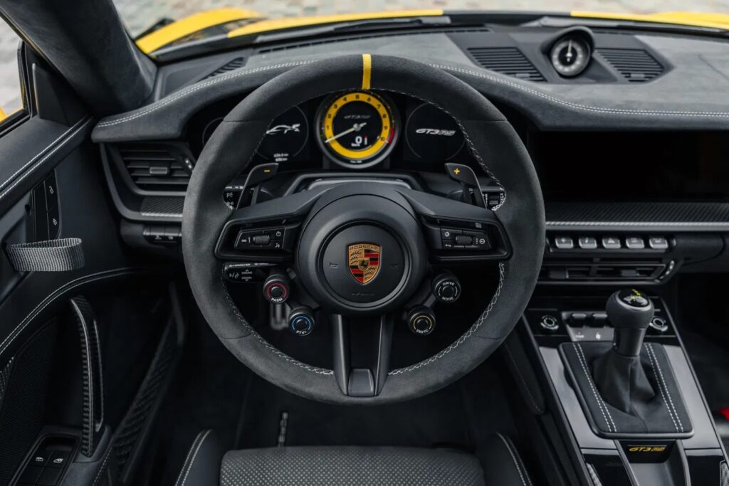 Porsche 992 GT3 RS Yellow Interior 6