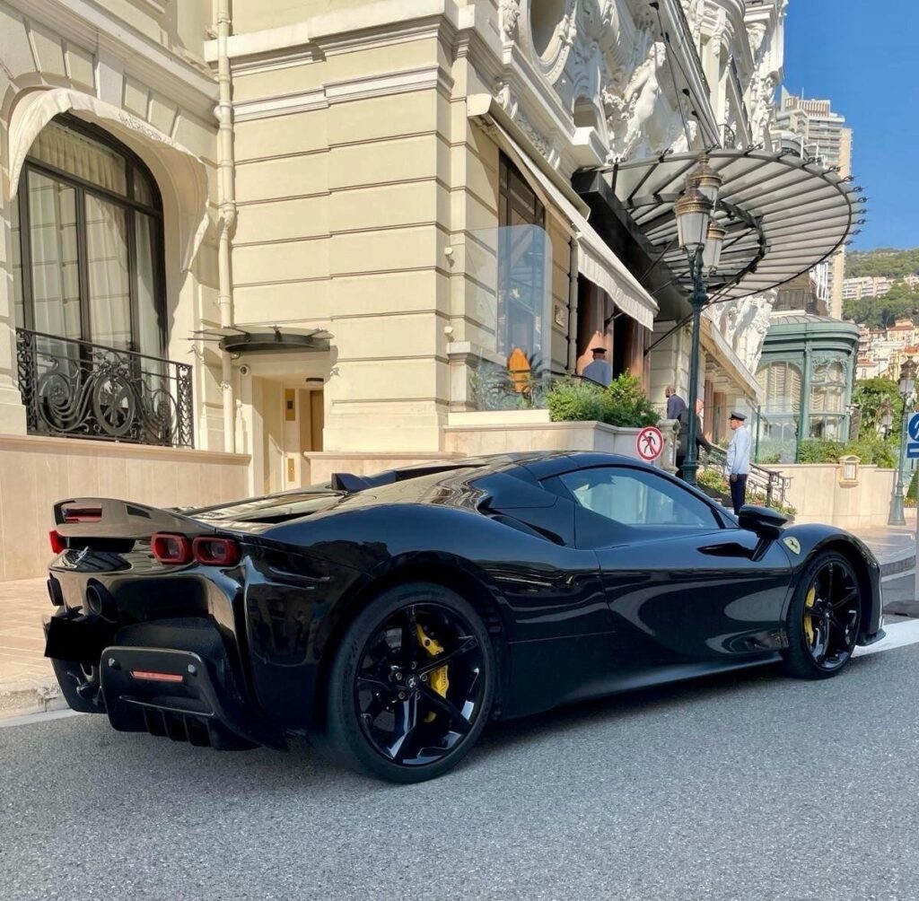 imgi_66_Ferrari-SF90-Spider-Black-3