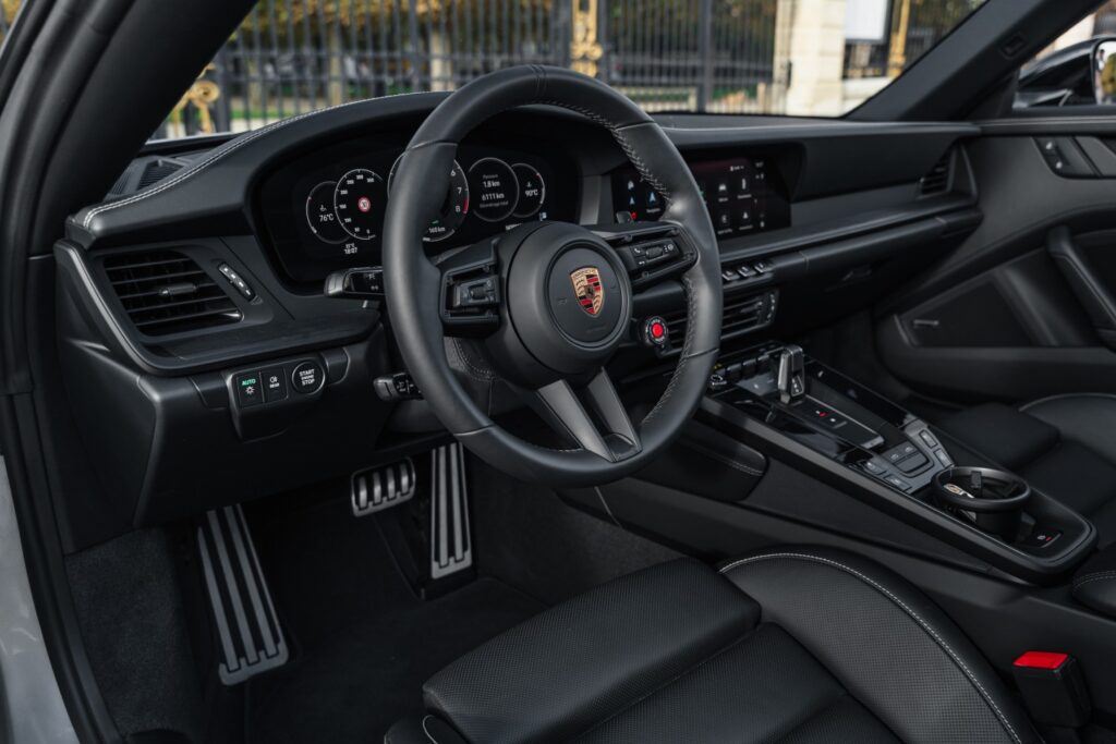 Porsche 911 Targa 4 GTS 992.2 Interior